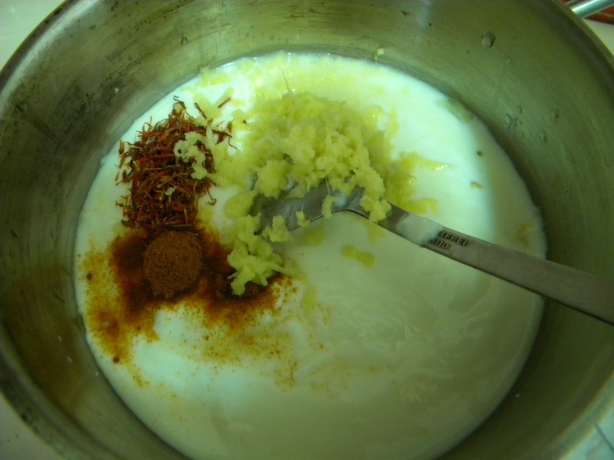Pulpe de pui in sos de iaurt