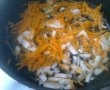 Orez cu morcov si ciuperci ,aripioare de pui si salata-3