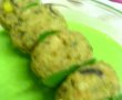 Chiftelute de zucchini cu sos de mazare proaspata-0
