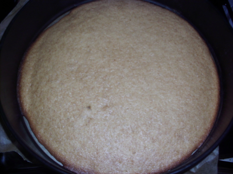 Tort 2011 cu blat  caramel şi cremă de griş