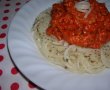 Spaghetti cu sos de carne presata-1