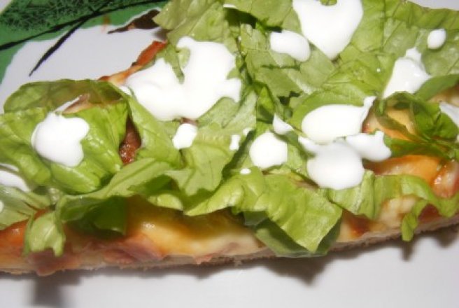Pizza cu salata verde by Luk