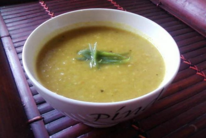 Supa de dovlecei cu curry