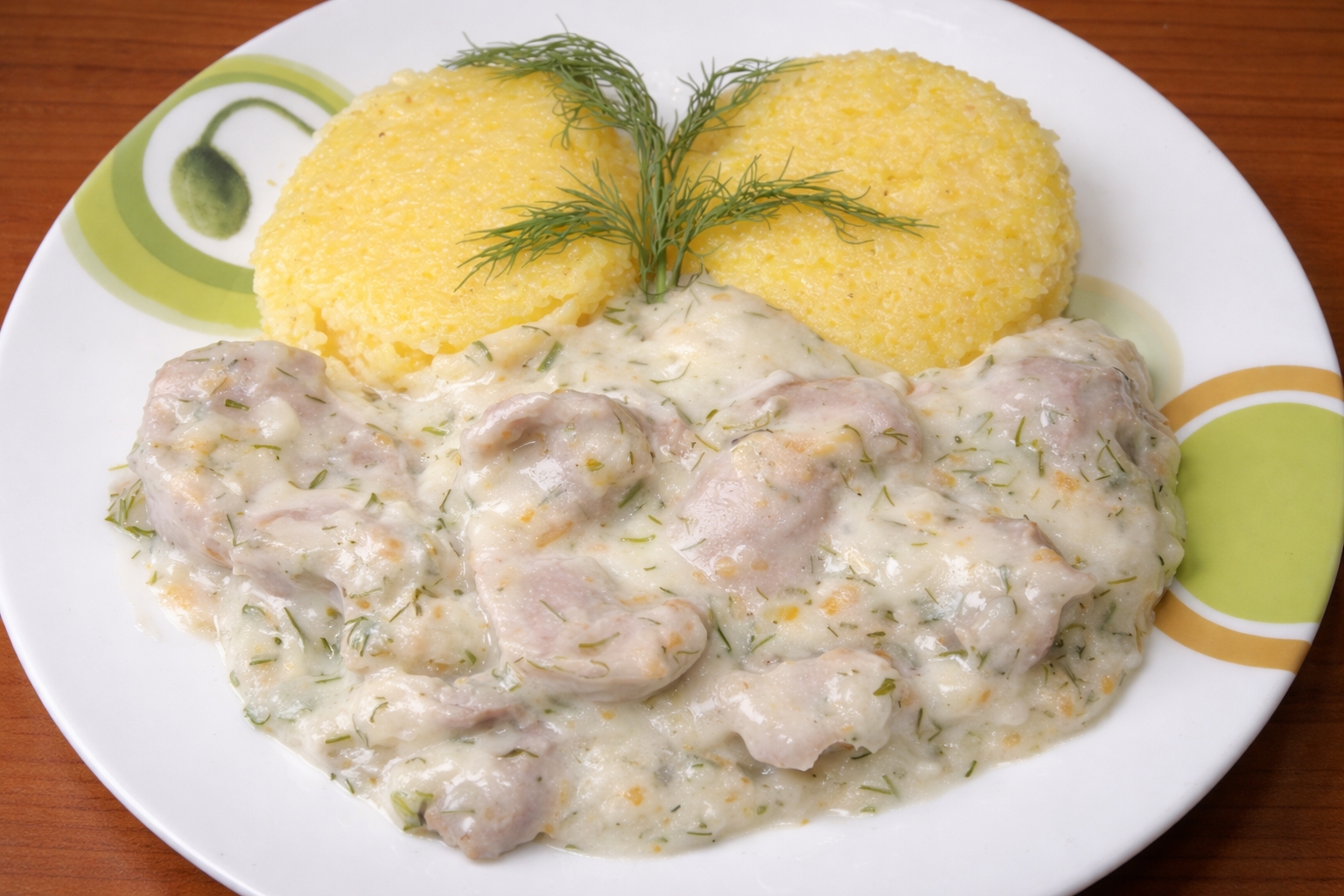 Reteta de ciulama delicioasa cu pipote si inimi de pui, preferata familiei