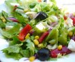 Salata endivia cu porumb, ardei si masline-1