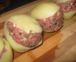 Cartofi umpluti cu kofta fierti in sos de rosii-2