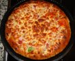 Pizza cu mozzarella,legume,salam si kaizer-12