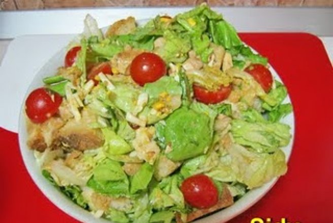 Salata Caesar cu pui