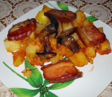 Cartofi la cuptor cu ciuperci si kaizer