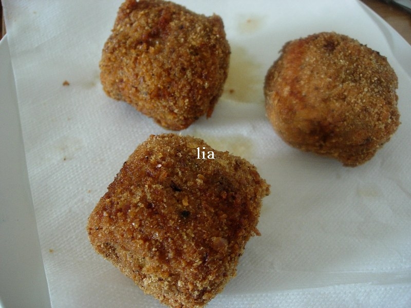 Pane-uri de ciuperci umplute