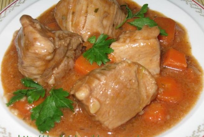 Carne de porc in sos, reteta simpla si delicioasa