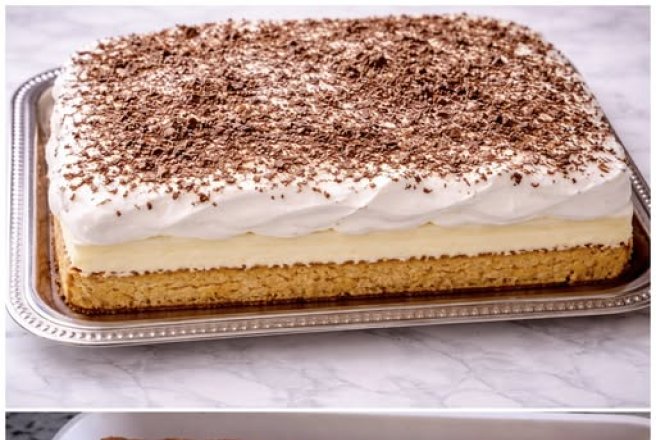 PRAJITURA CU CREMA DE VANILIE SI BEZEA