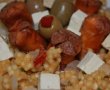 Cous-cous marocan cu crenvursti, masline si tofu-1