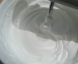 Prajitura lapte de pasare cu capsuni-7
