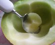Salata de fructe in cosulet de pepene galben-1