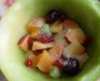 Salata de fructe in cosulet de pepene galben-4