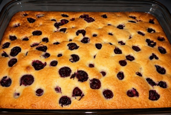 Desert prajitura cu iaurt si visine