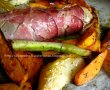 Muşchiuleţ de porc învelit în bacon cu cartofi dulci şi pere-3