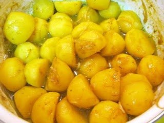 Pulpe de pui picante cu ananas si cartofi aurii