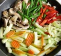 Stir fry cu legume si carne de porc