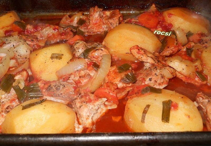 Muschi de porc la cuptor cu cartofi