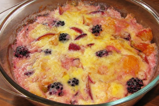 Gratin cu fructe de vara