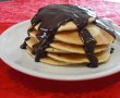 Pancakes (clatite americane) cu sos de ciocolata...-1