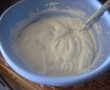 Prajitura cu iaurt si sos caramel-2