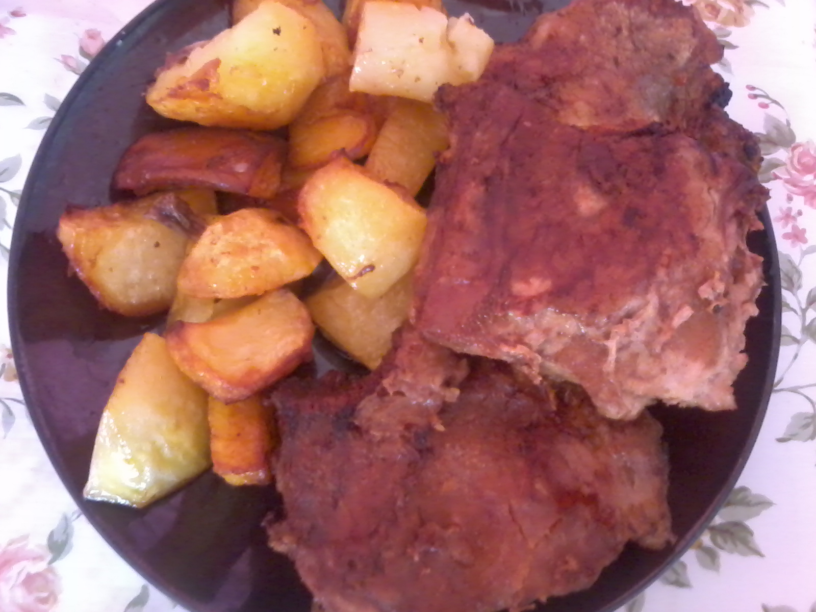Friptura de carne de porc cu cartofi
