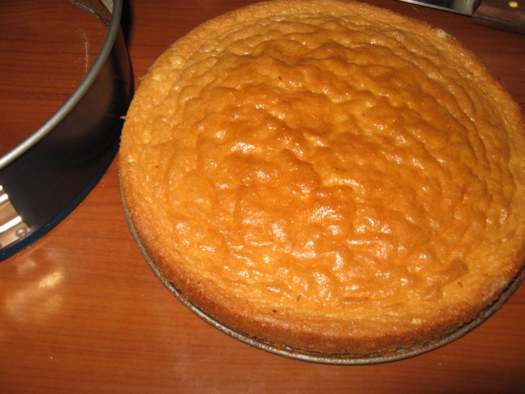 Tort special cu branza, caise si ciocolata alba