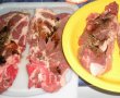 Ceafa de porc,marinata,la punga,cartofi pai si sos de usturoi cu castraveti-0