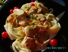Tagliatelle cu pui si ciuperci