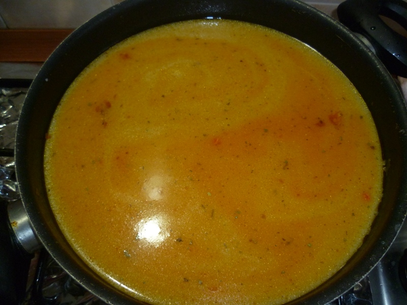 Supa de chimen cu oua si crutoane aromate