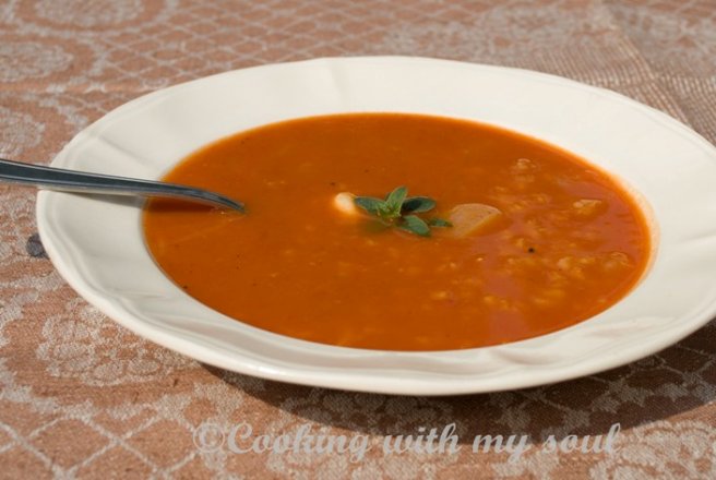 Supa din rosii coapte