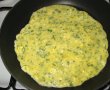 Rulou de omleta cu marar si ceapa verde-3