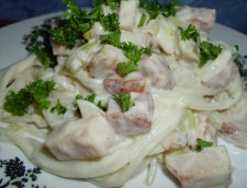 Spaghetti cu sos de smantana si sunca