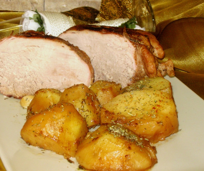 Friptura din pulpa de porc inabusita ,cu garnitura de cartofi