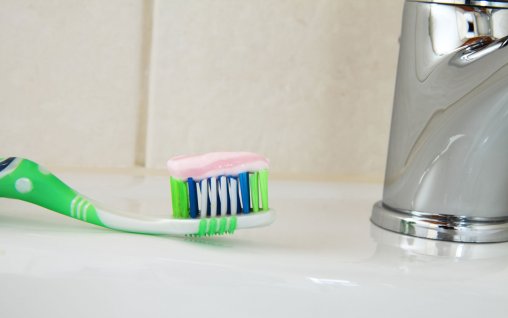 La ce mai poti folosi pasta de dinti