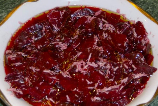 Salata de sfecla rosie si hrean