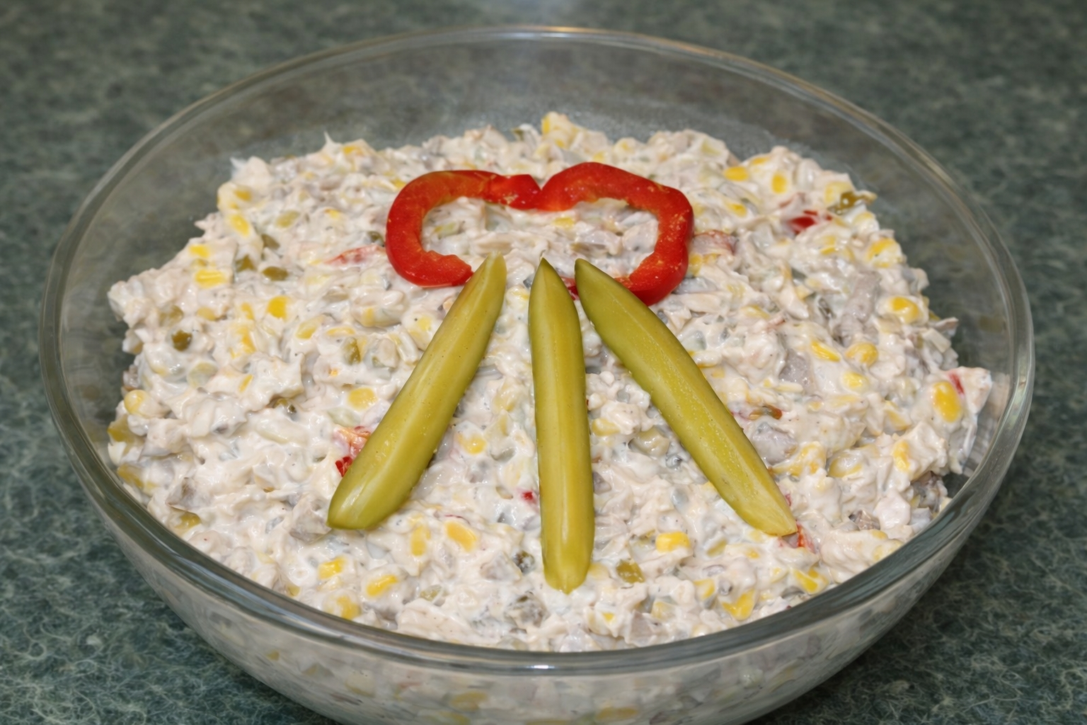Salata de piept de pui cu ciuperci si porumb