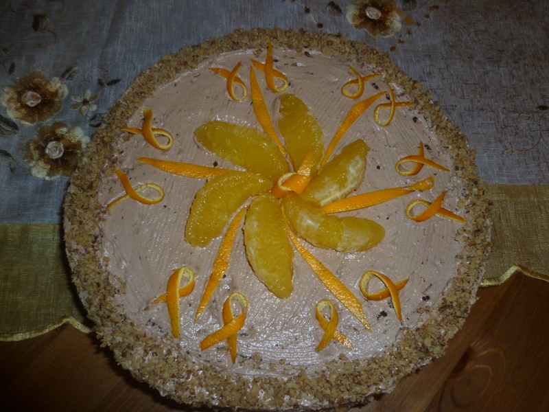 Tort de ciocolata cu nuca si aroma de portocale