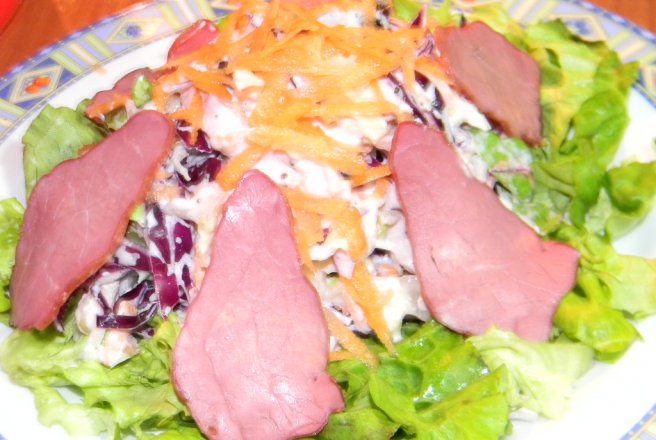 Salata de varza cu pastrama de vita