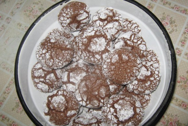 Biscuiti ciocolatosi (chocolate crinkles)