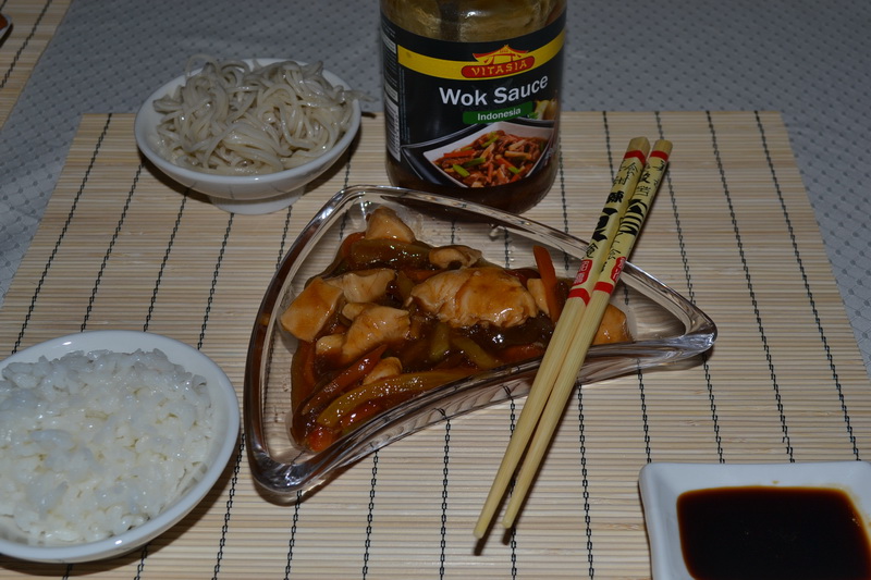 Pui cu Vitasia wok sauce indonesian (by Lidl)