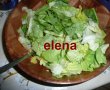 Orez cu legume pe pat de salata verde-0
