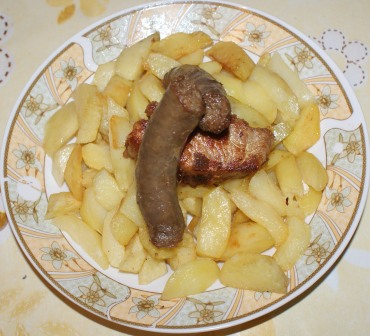 Friptura de porc cu cartofi prajiti