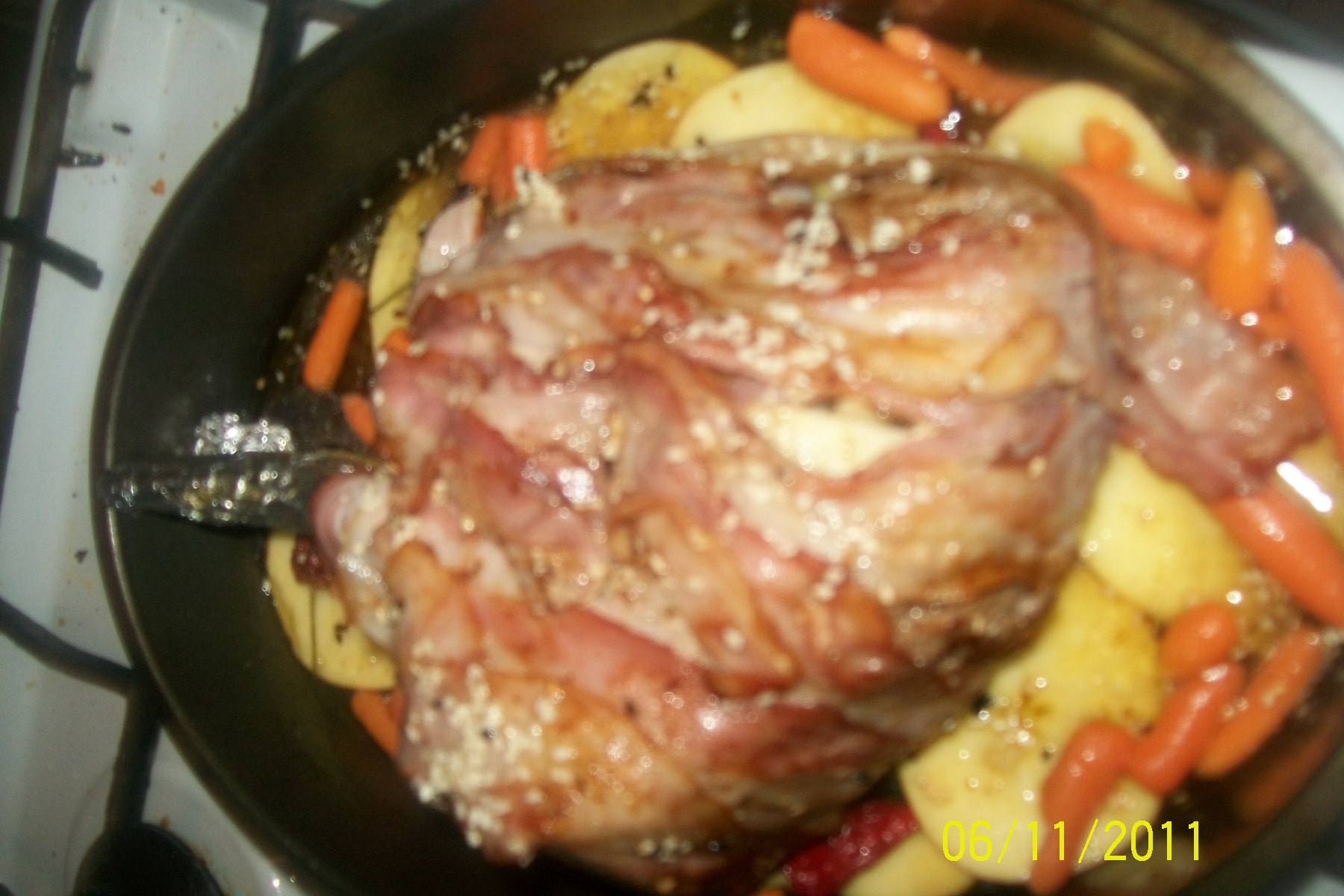 Cotlet de porc cu  susan servit cu piure de cartofi
