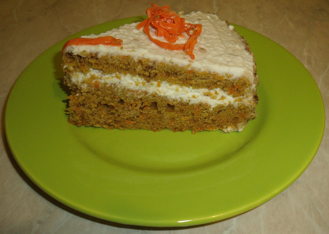 Tort de morcovi cu crema de urda (10-12 persoane)