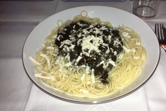 Spaghette cu sos de sepie