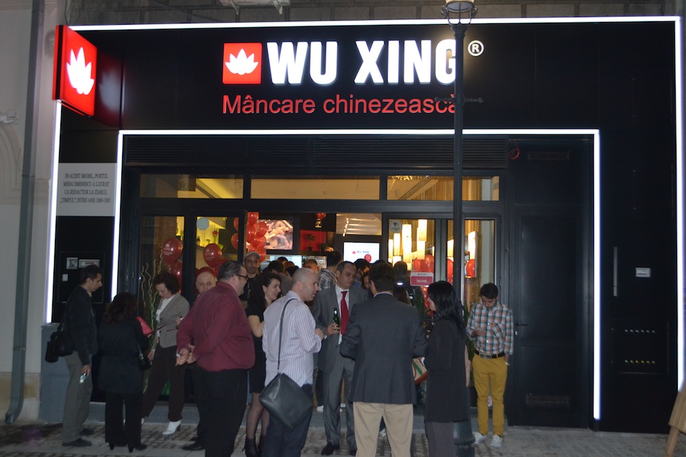 Wu Xing a lansat un restaurant in centrul vechi, pe strada Covaci